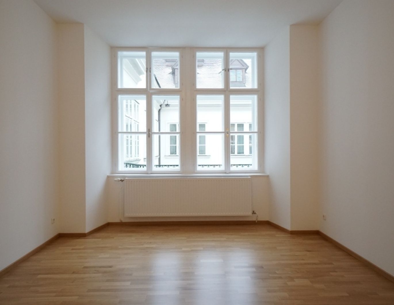 Wohnen im Palais: Moderne, hochwertige 3-Zimmer-Wohnung mit Freifläche - zu mieten in 1010 Wien