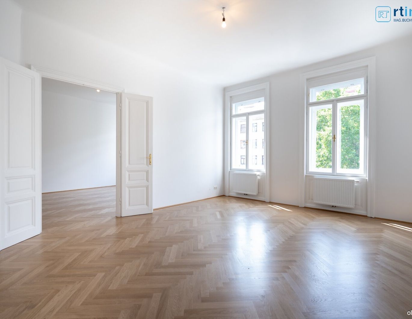ERSTBEZUG nach Sanierung: ALTBAUCHARME IM MODERNEN OUTFIT in einem schönen Jugendstilhaus