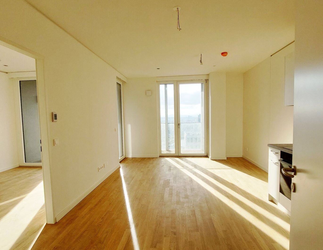 2-Zi.-Erstbezug mit Loggia & Rooftop Pool | TOWER HOMES