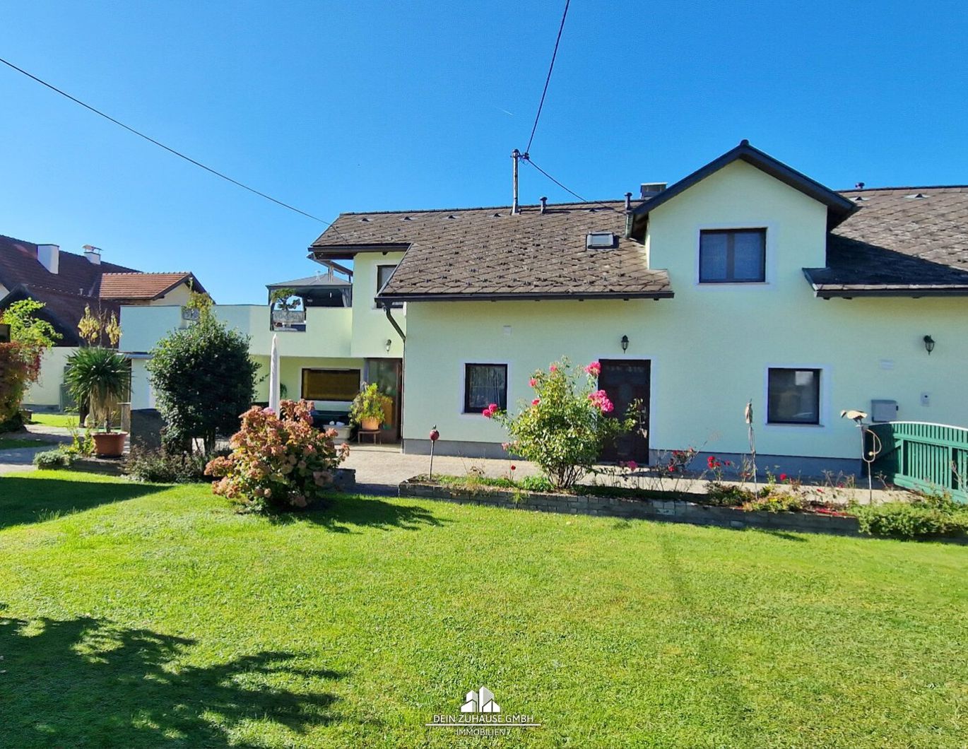 DEIN ZUHAUSE - Ein-/Zweifamilienhaus mit großem Garten und Pool in Attnang-Puchheim