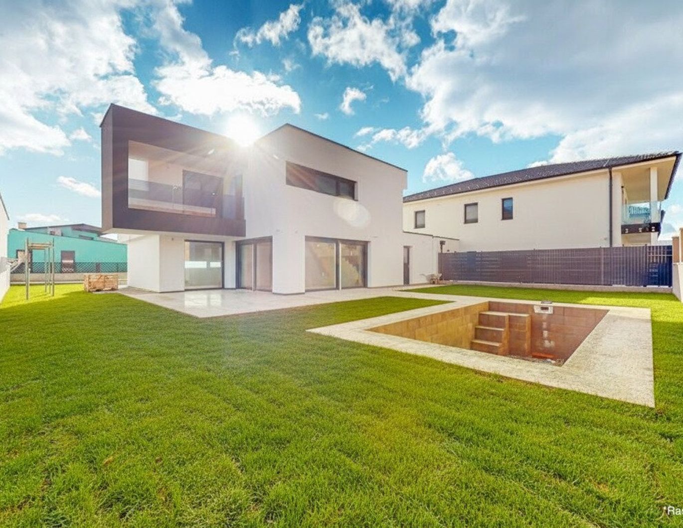 BELAGSFERTIGES DESIGNERHAUS MIT GARTEN & POOL IN STRASSHOF