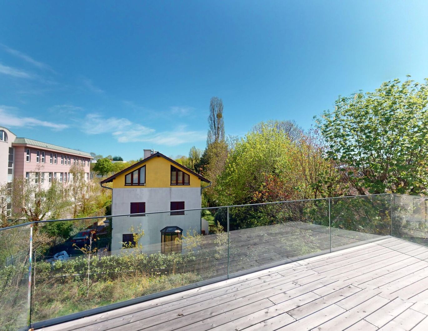 Wohnen am Dach I Erstbezug I 2 Balkone - A\\