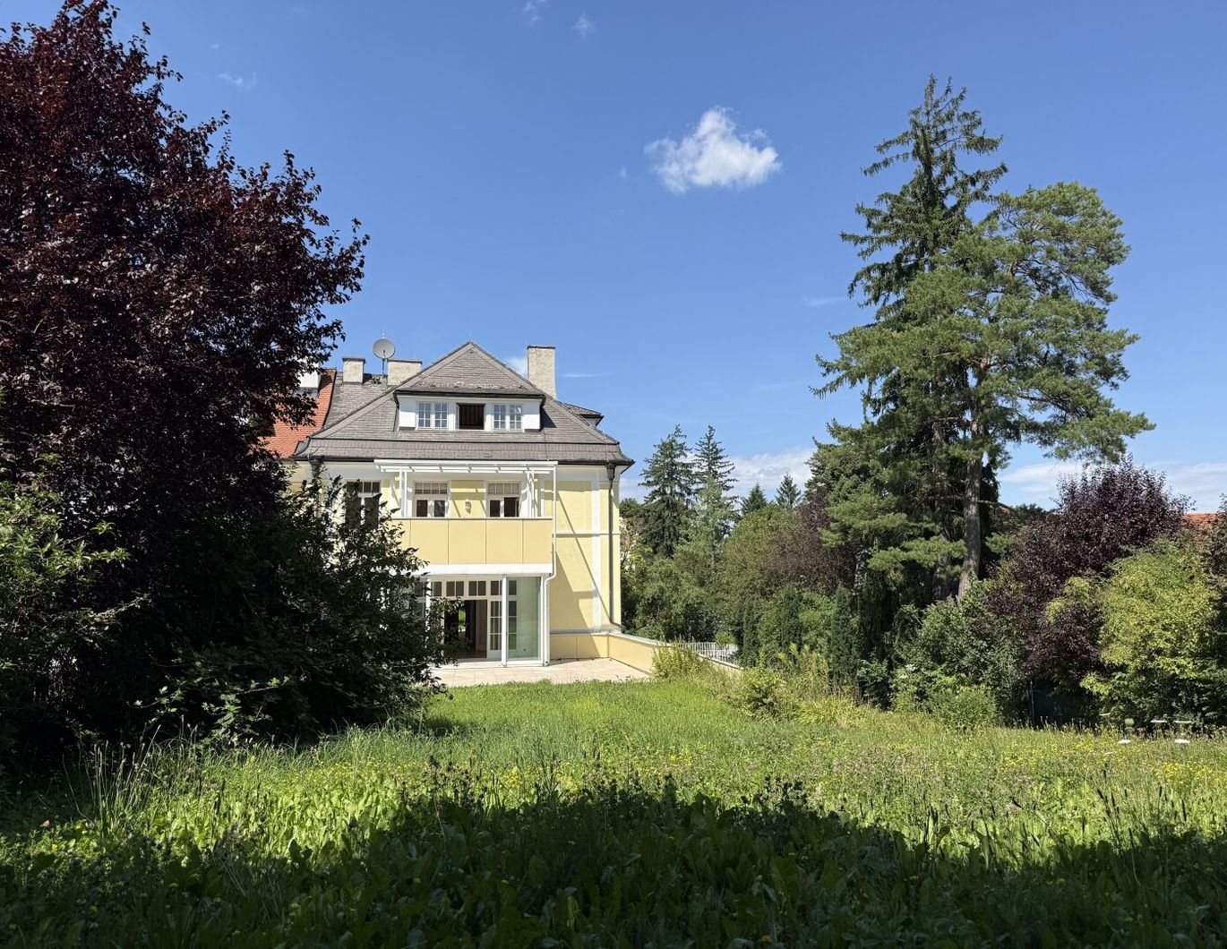 Modernisierte Villa mit Südgarten, privatem Spa & zukunftssicherer Geothermie
