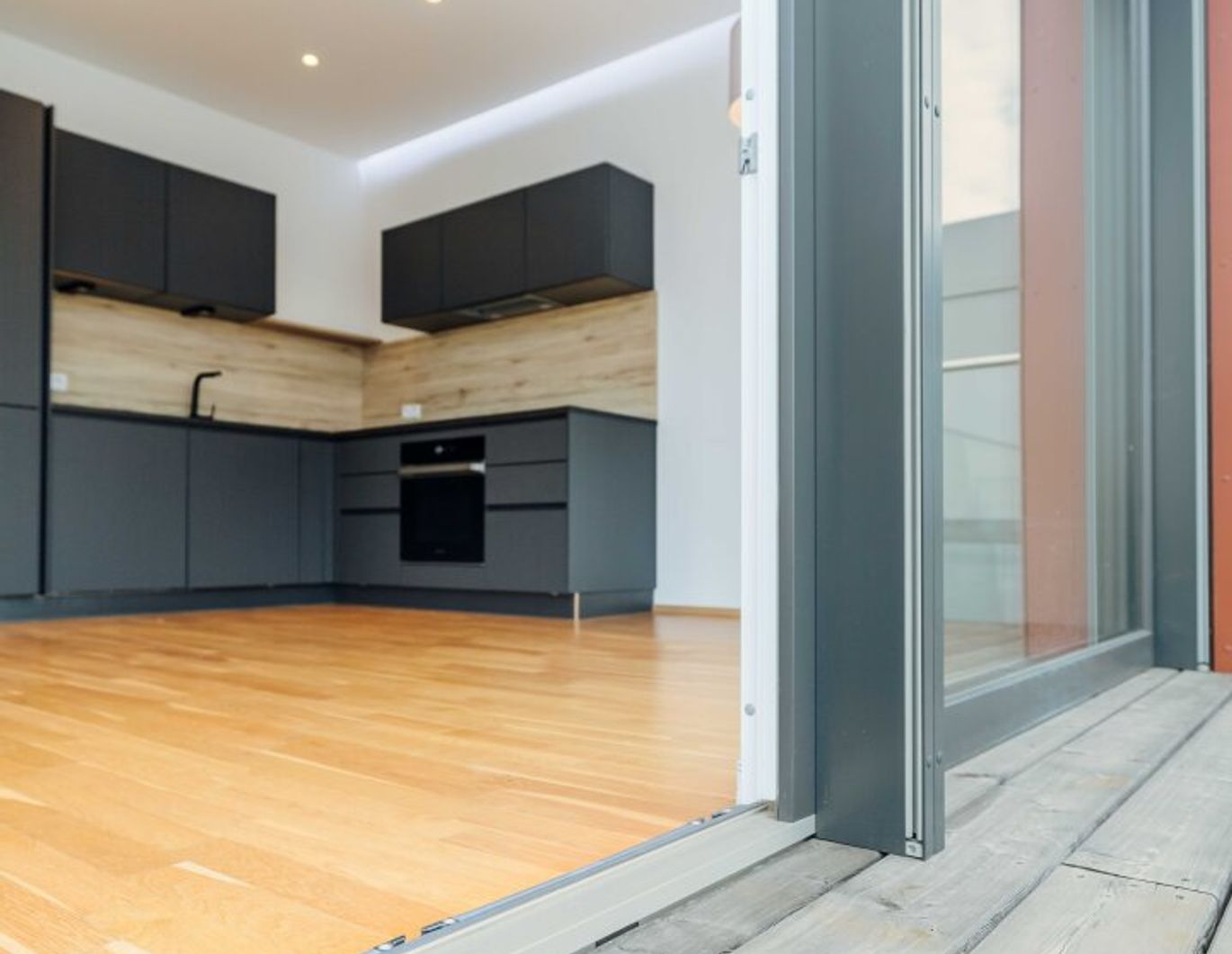 SMART-LIVING I STYLISCHES PENTHOUSE I KLIMA I SONNENTERRASSE I OFFENE DESIGN-KÜCHE I ELEGANTES BAD MIT REGENDUSCHE I PROJEKT WOHNEN