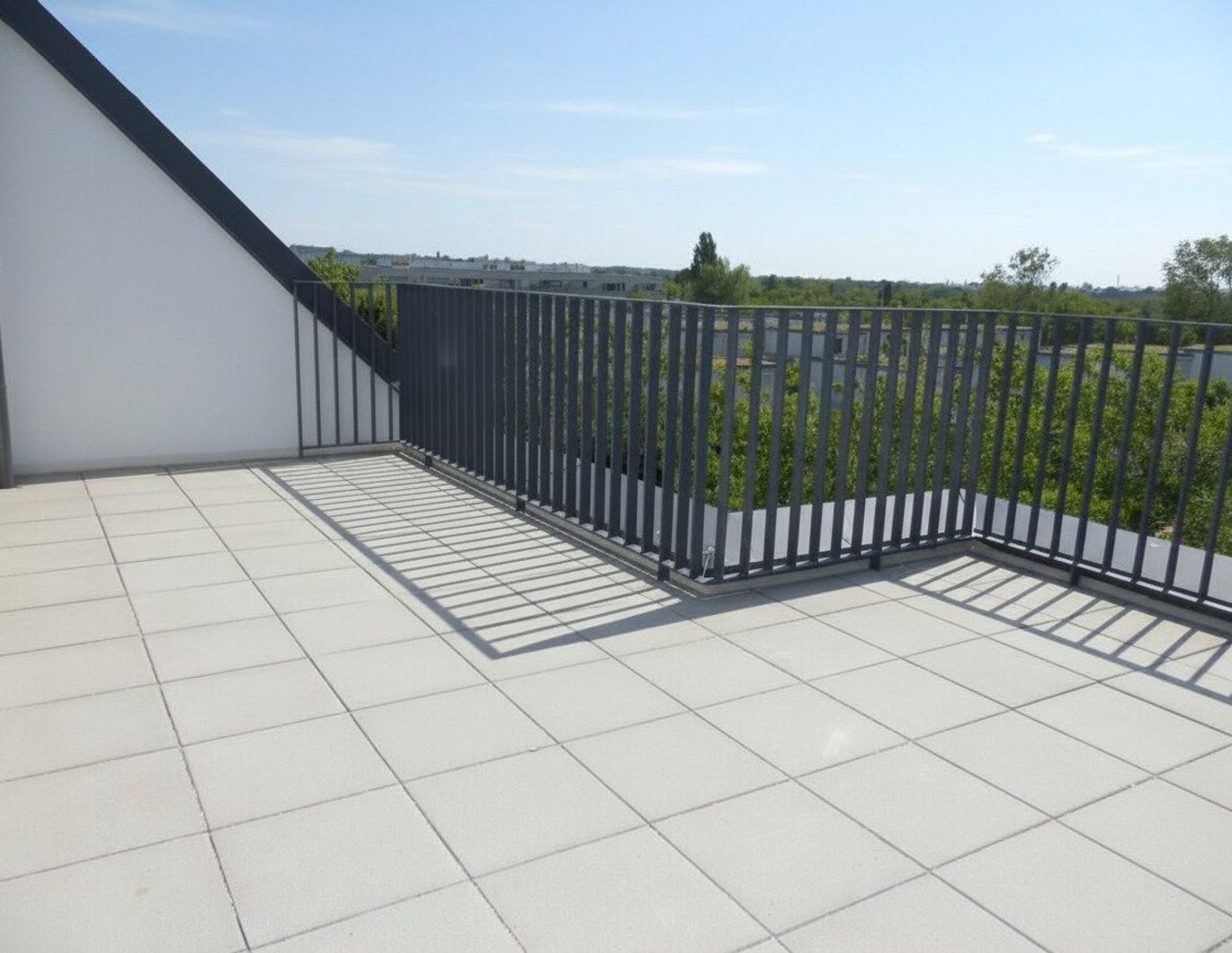 ZWEITBEZUG 3 Zimmer-TERRASSEN-Neubauwohnung - HOFSEITIG