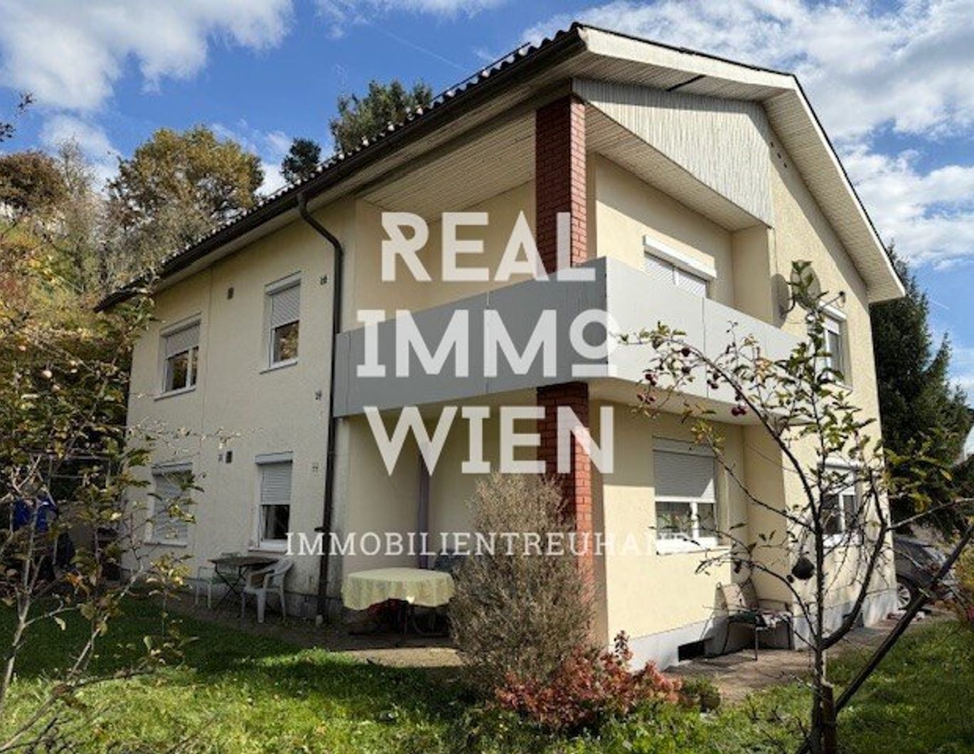 Perfekt gelegenes EFH in Villach: ca.160 m² Wfl, Garten, Balkon & Stadtblick! 370.000 €