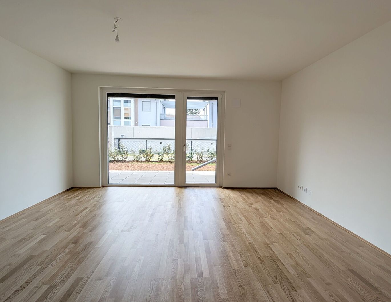 ERSTBEZUG: Hochwertige 3-Zimmer-Gartenwohnung in Ruhelage - nahe Hauptplatz in 2320 Schwechat - zu mieten