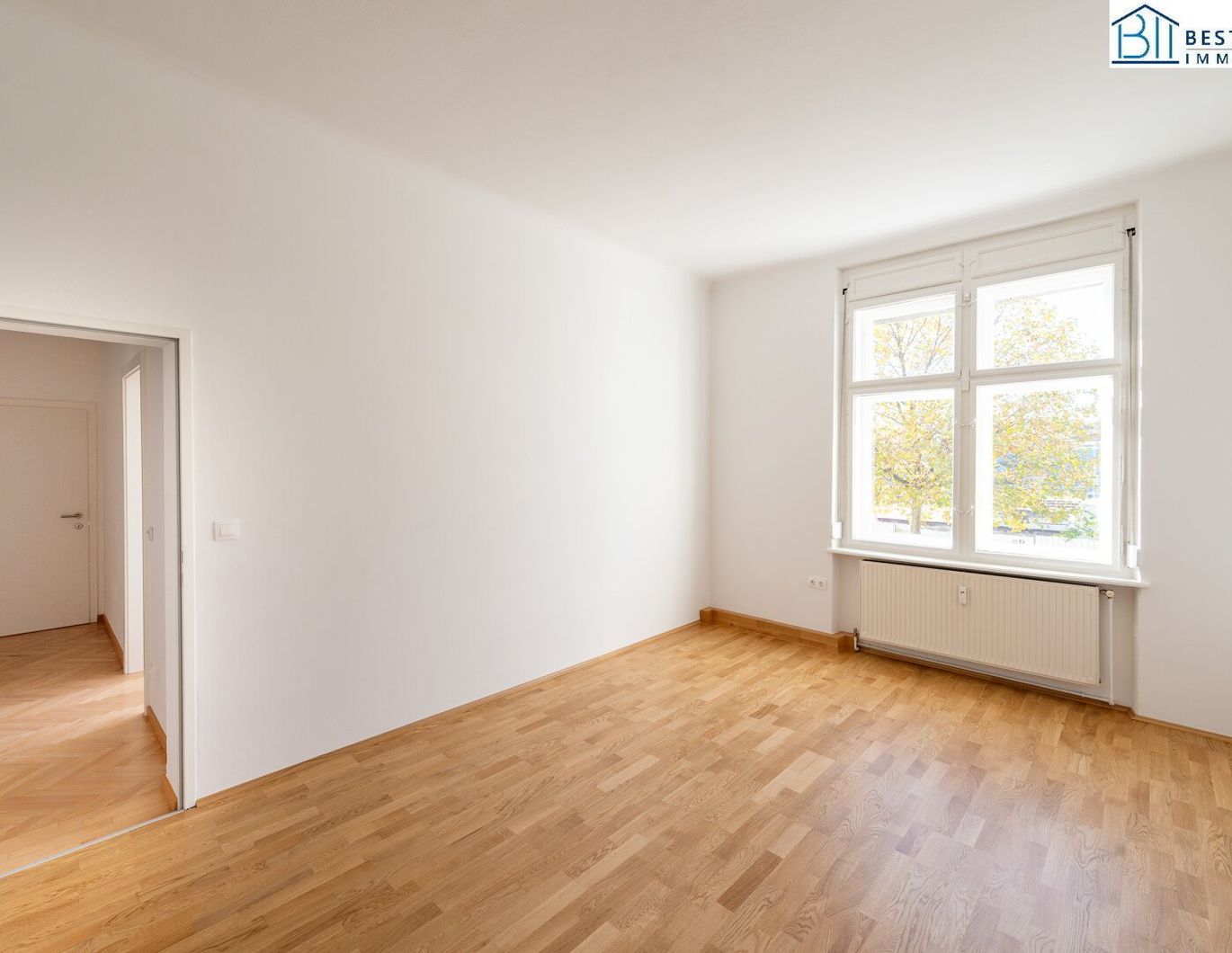 NEU SANIERTE Altbauwohnung mit Überdachter Terrasse
