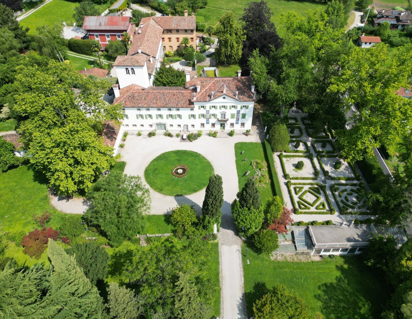 LA VITA È BELLA - HISTORISCHES LUXUSANWESEN MITTEN IM ALPEN-ADRIA-RAUM NAHE UDINE