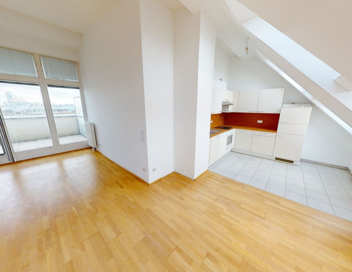 3-Zimmer-Maisonette mit Dachterrasse - direkt beim Enkplatz