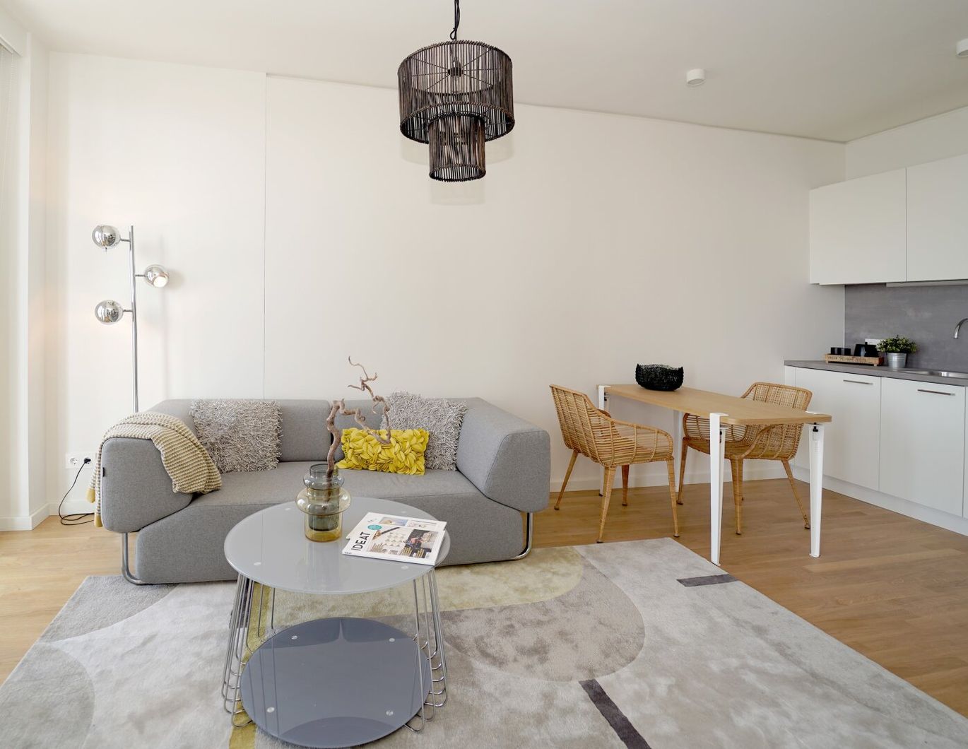 Ideale 1,5-Zi.-Wohnung mit Loggia bei der U1!