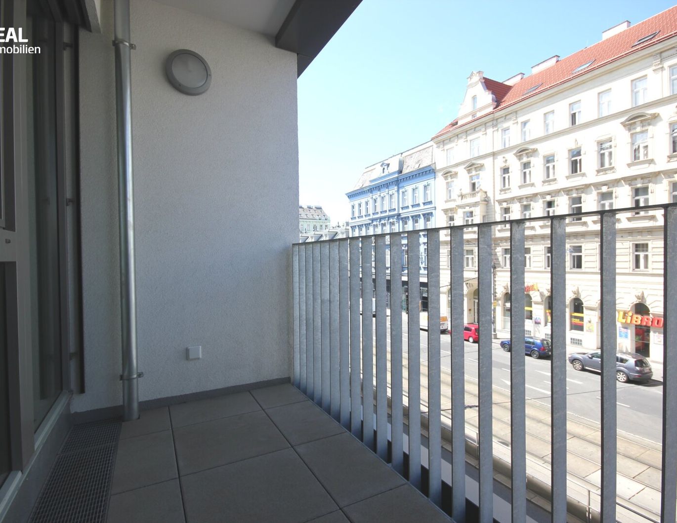 MODERNE 2-ZIMMER WOHNUNG MIT LOGGIA