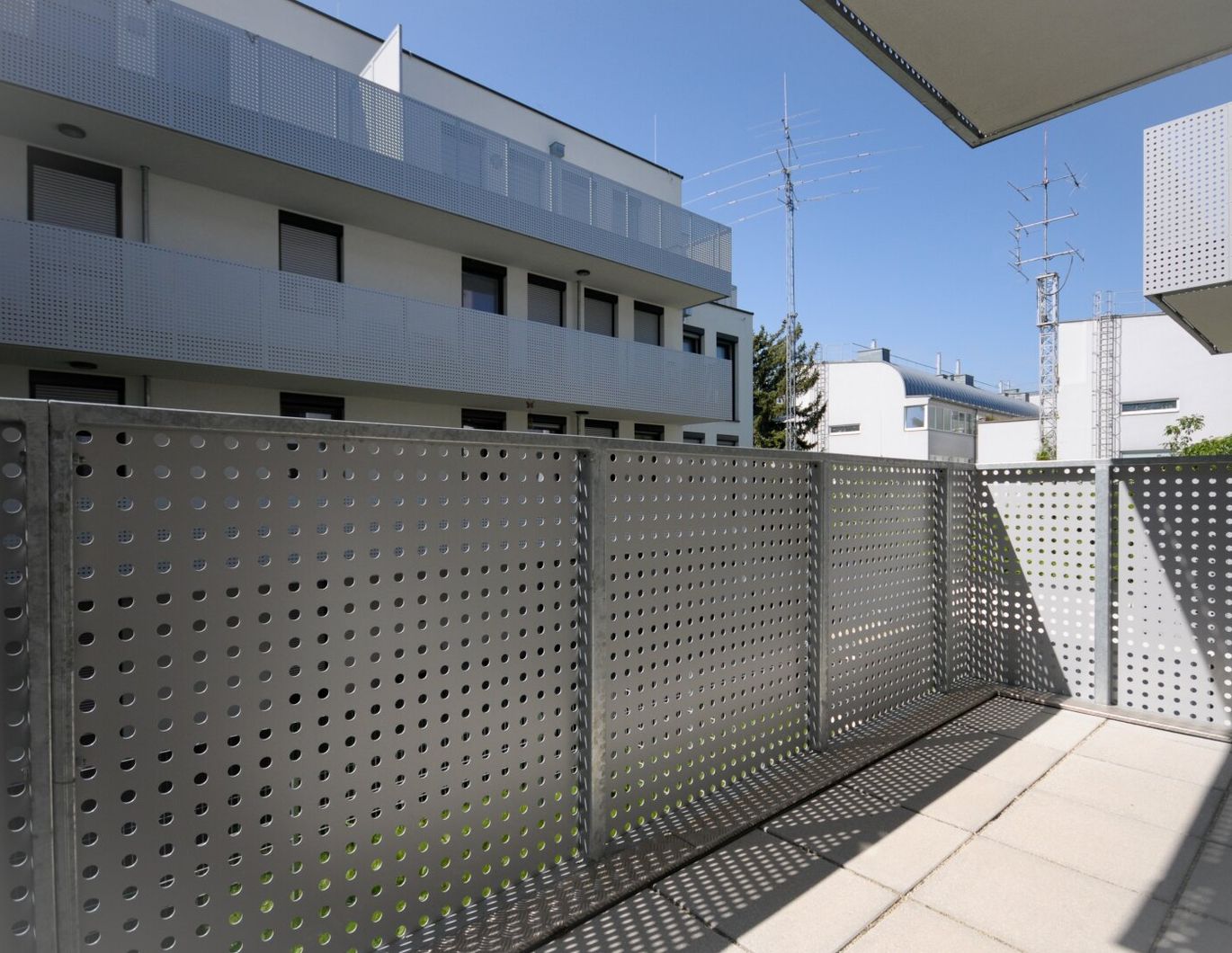 HOFSEITIGE 2-ZIMMER-WOHNUNG MIT SÜD-BALKON IM ERSTBEZUG