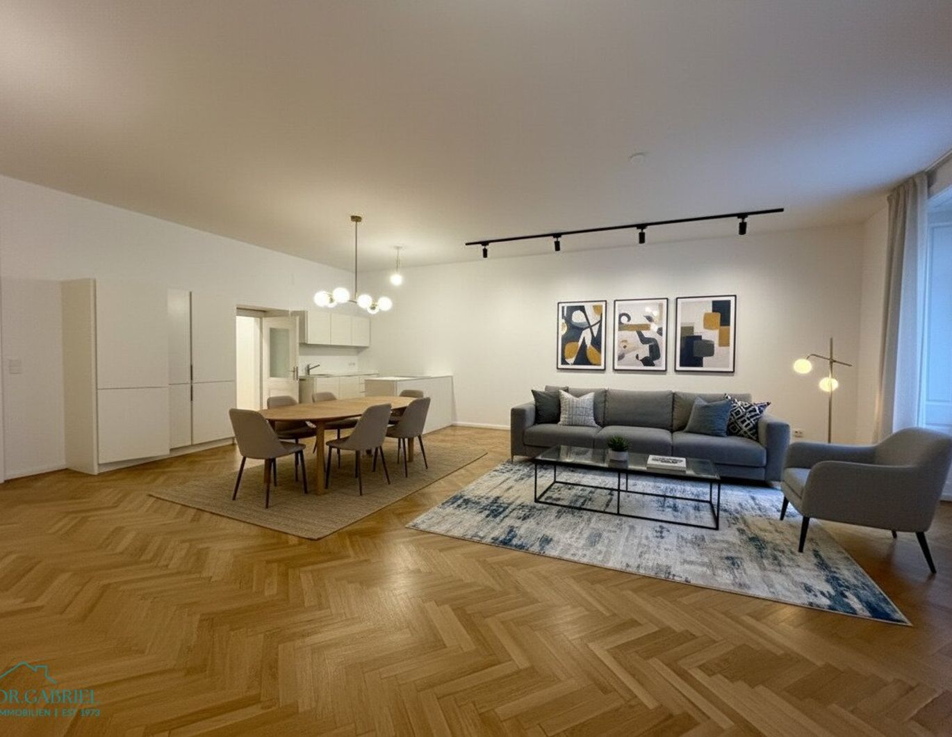 ALTBAUMIETE IN INNENSTADTPALAIS