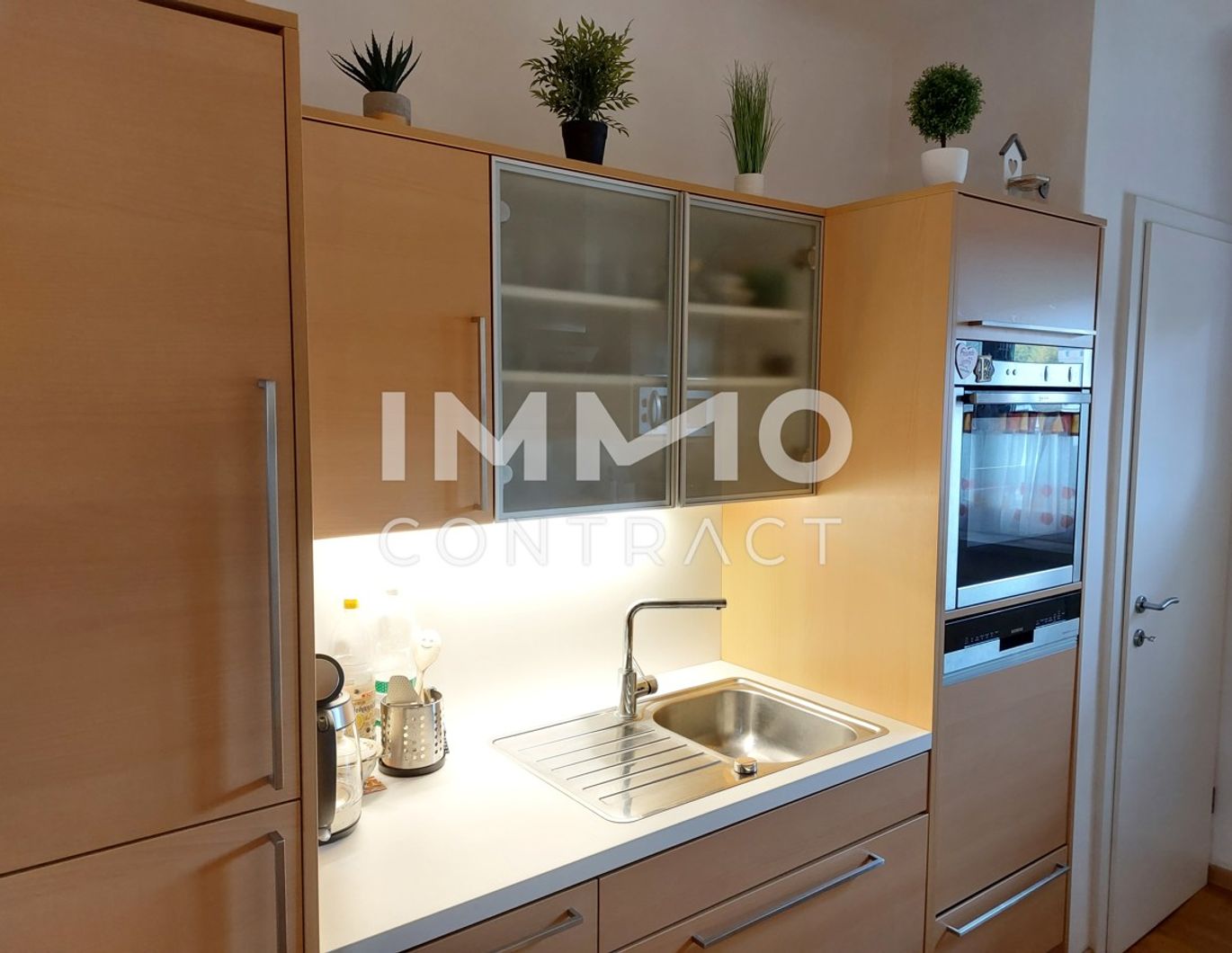 PREISREDUKTION: SONNIGE UND RUHIGE 3-ZIMMER-WOHNUNG IM 2. OG MIT EIGENEM GARTENANTEIL UND PARKPLATZ