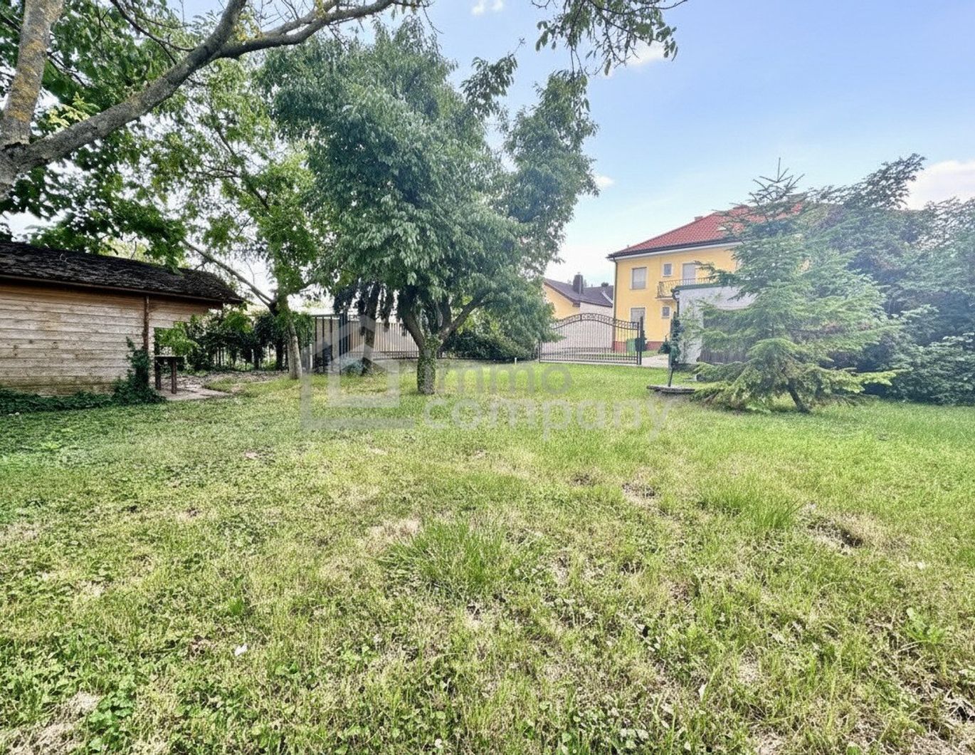 Traumhaftes Mehrfamilienhaus in Lassee (Wien Umgebung): 9 Zimmer, Garten, Balkon und mehr!