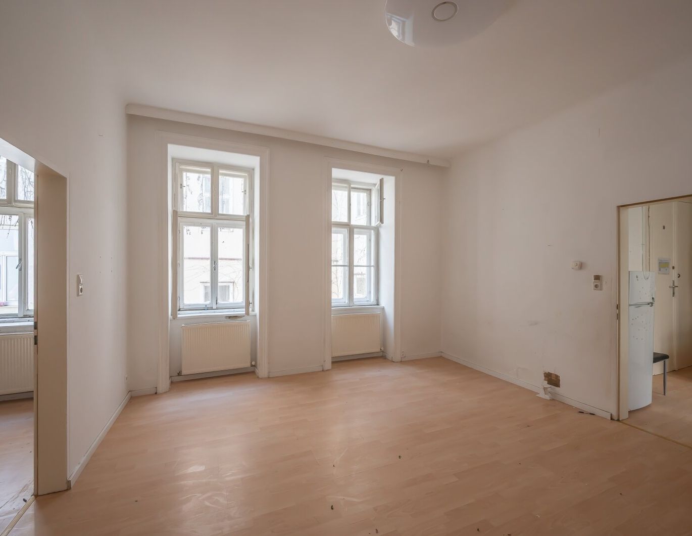 ++Airbnb++ sanierungsbedürftige 2-Zimmer-Wohnung in sehr guter Lage