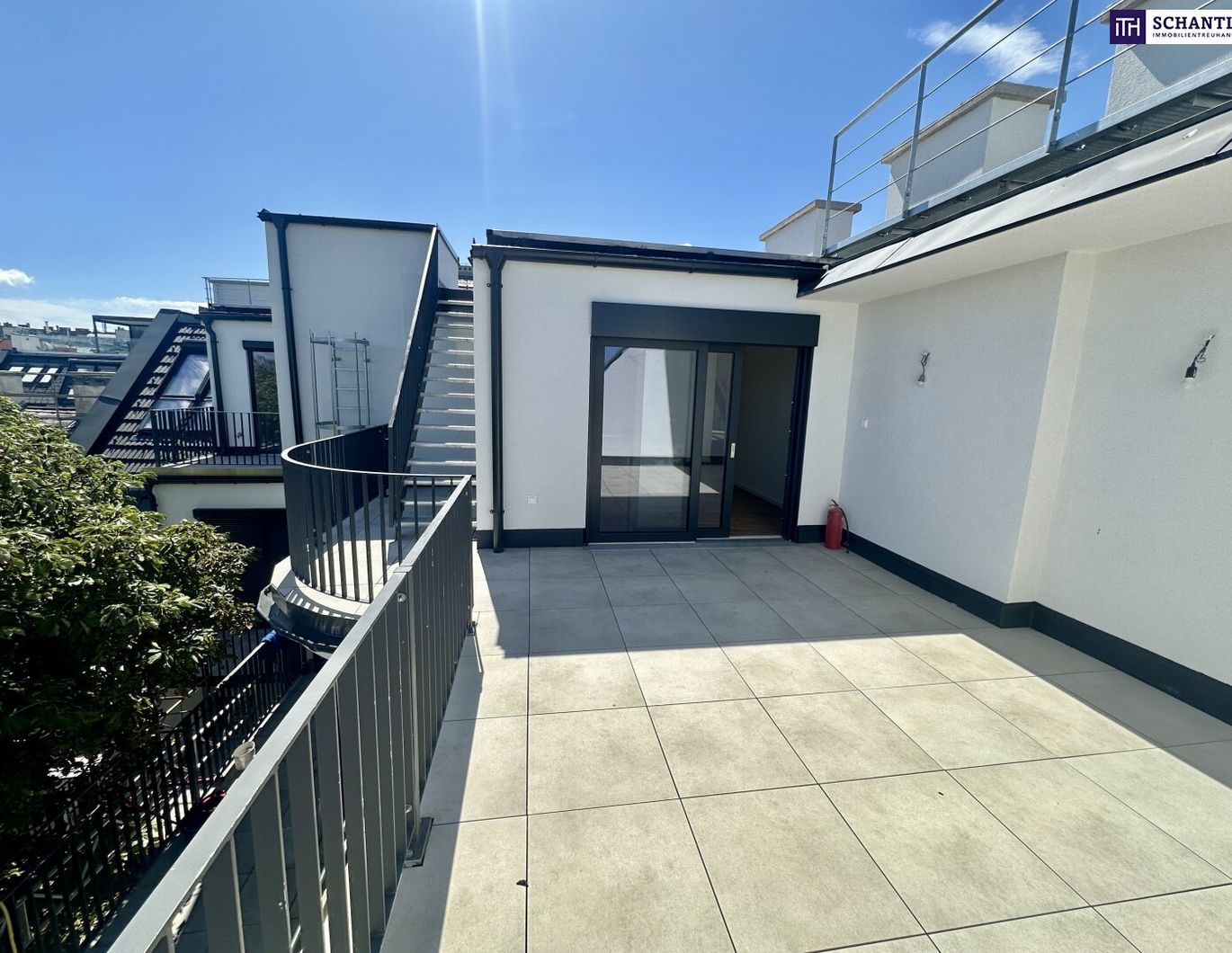 Penthouse der Extraklasse: 175 m² Wohnfläche, 72 m² Dachterrasse und private Liftfahrt