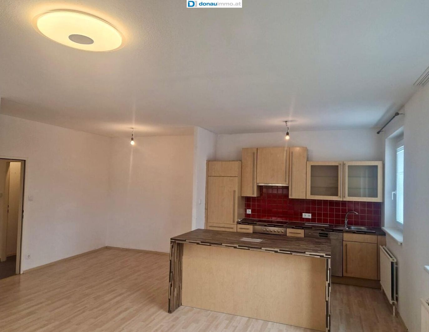 Helle Mietwohnung mit Wintergarten im Zentrum von Bad Vöslau