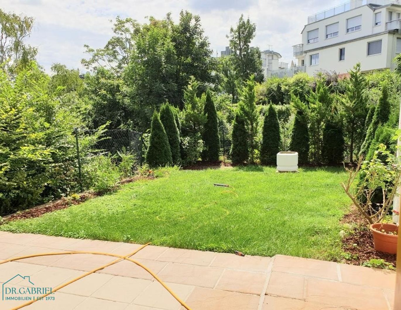 DOPPELHAUSHÄLFTE - NÄHE PÖTZLEINSDORFER SCHLOSSPARK