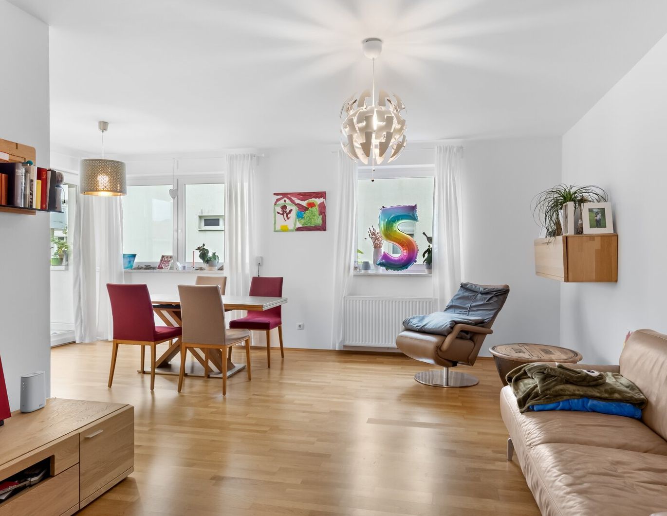 Sommerangebot - Neuwertige große Eigentumswohnung mit großzügiger Terrasse