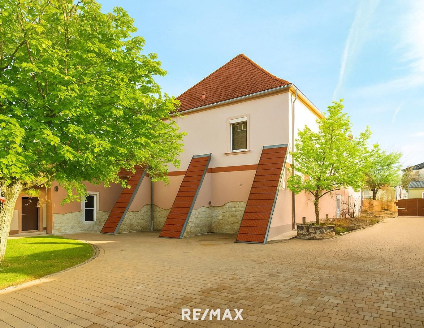 Historischer Gutshof, hochwertig kernsaniert mit 3.721 m² Grundstück!