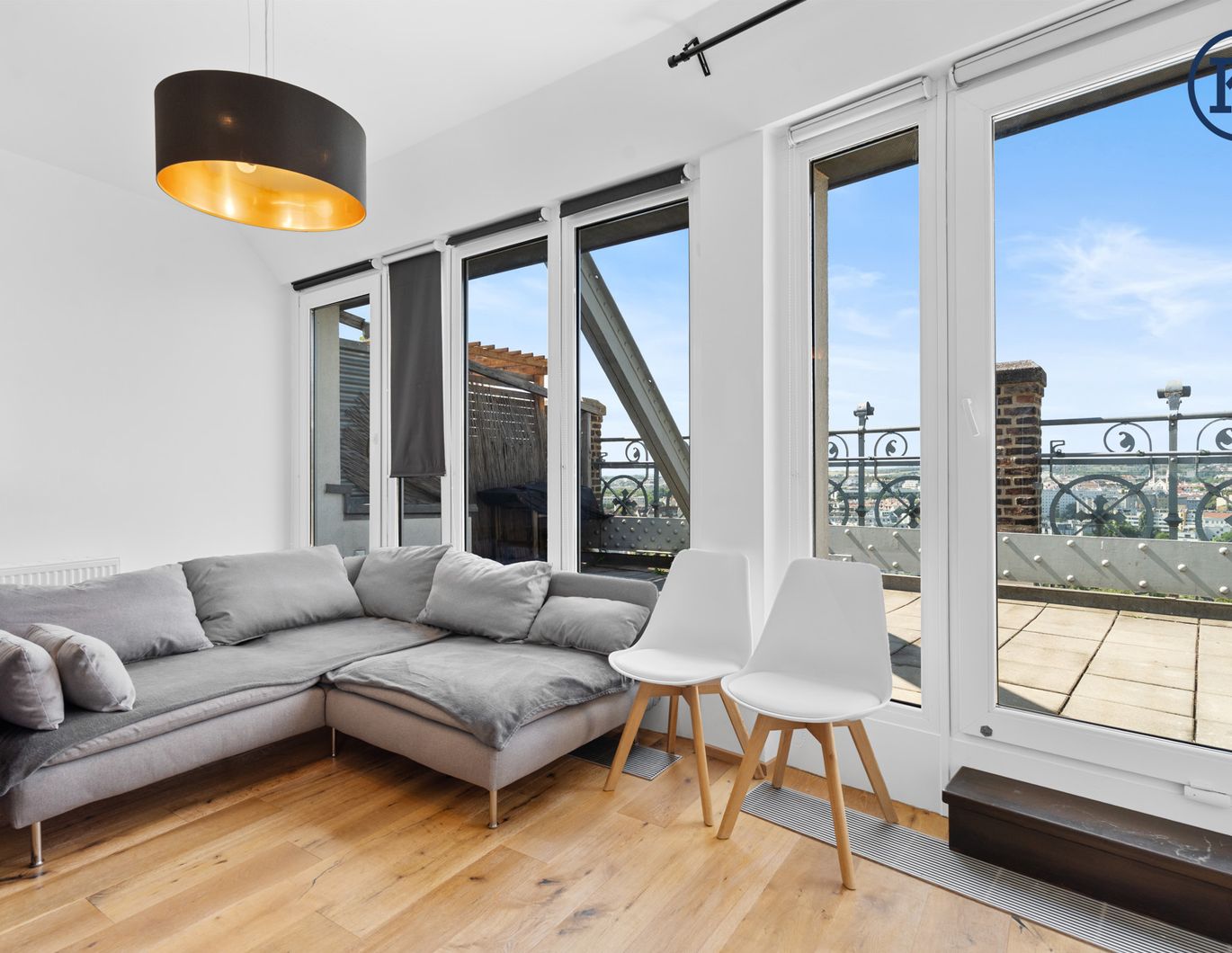 Traumhafte 3-Zimmer-Maisonette mit 3 Terrassen über 2 Etagen (13./14. Stock) im Gasometer