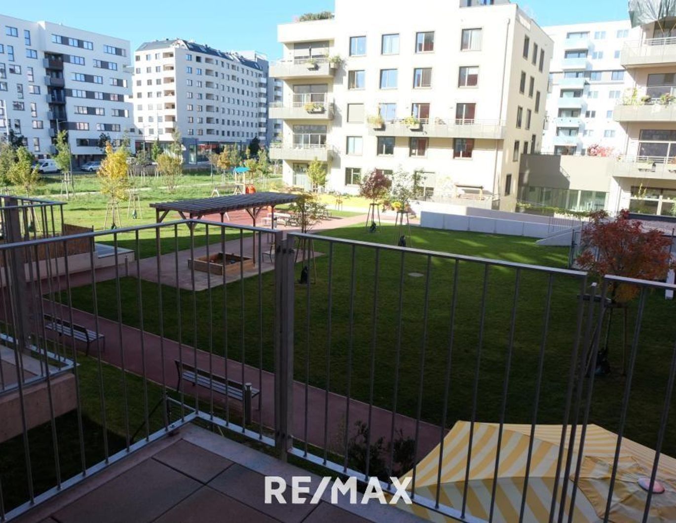 NEUBAUMIETE mit großem BALKON