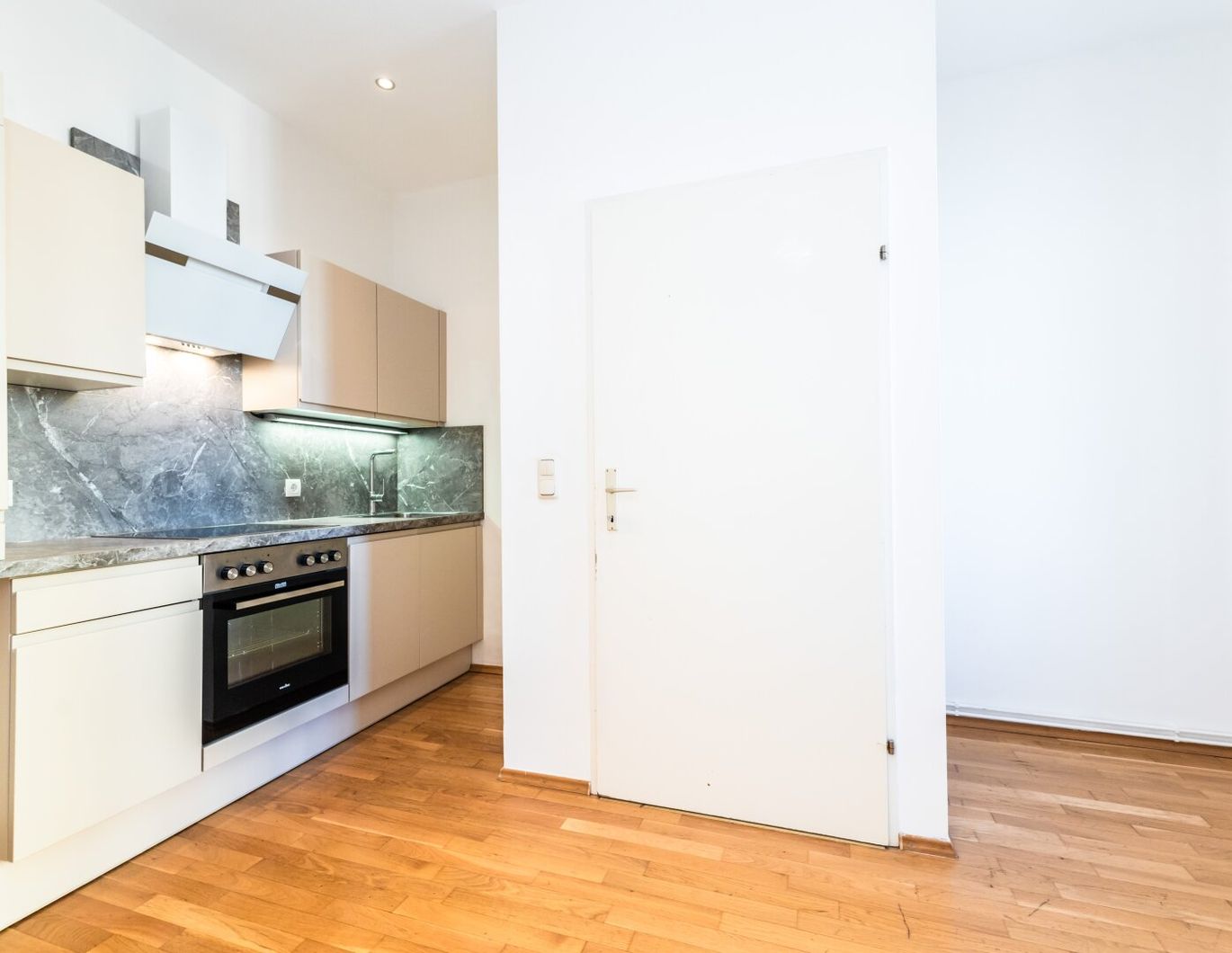 AB 01.01.2026 VERFÜGBAR | GEGENÜBER FH JOANNEUM I 3. STOCK I MODERN SANIERT I SEHR HELL I BIM VOR DER HAUSTÜRE I HAUSTIERE WILLKOMMEN I PROJEKT WOHNEN