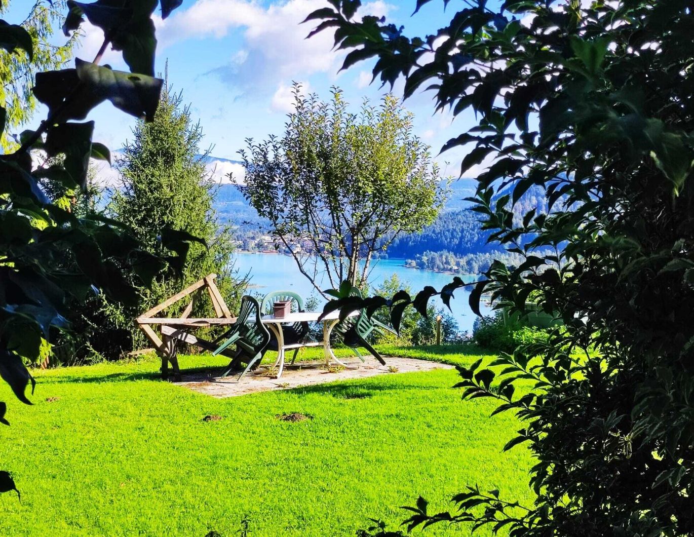 Faaker See: Neubau in Ruhelage mit unverbaubarem Seeblick
