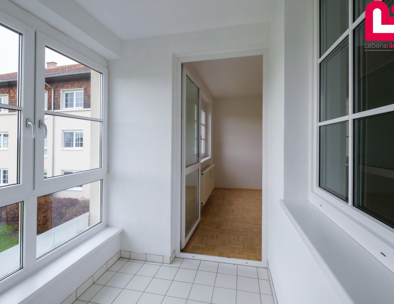 Sanierte 3-Zimmer Wohnung mit Parkplatz und Loggia