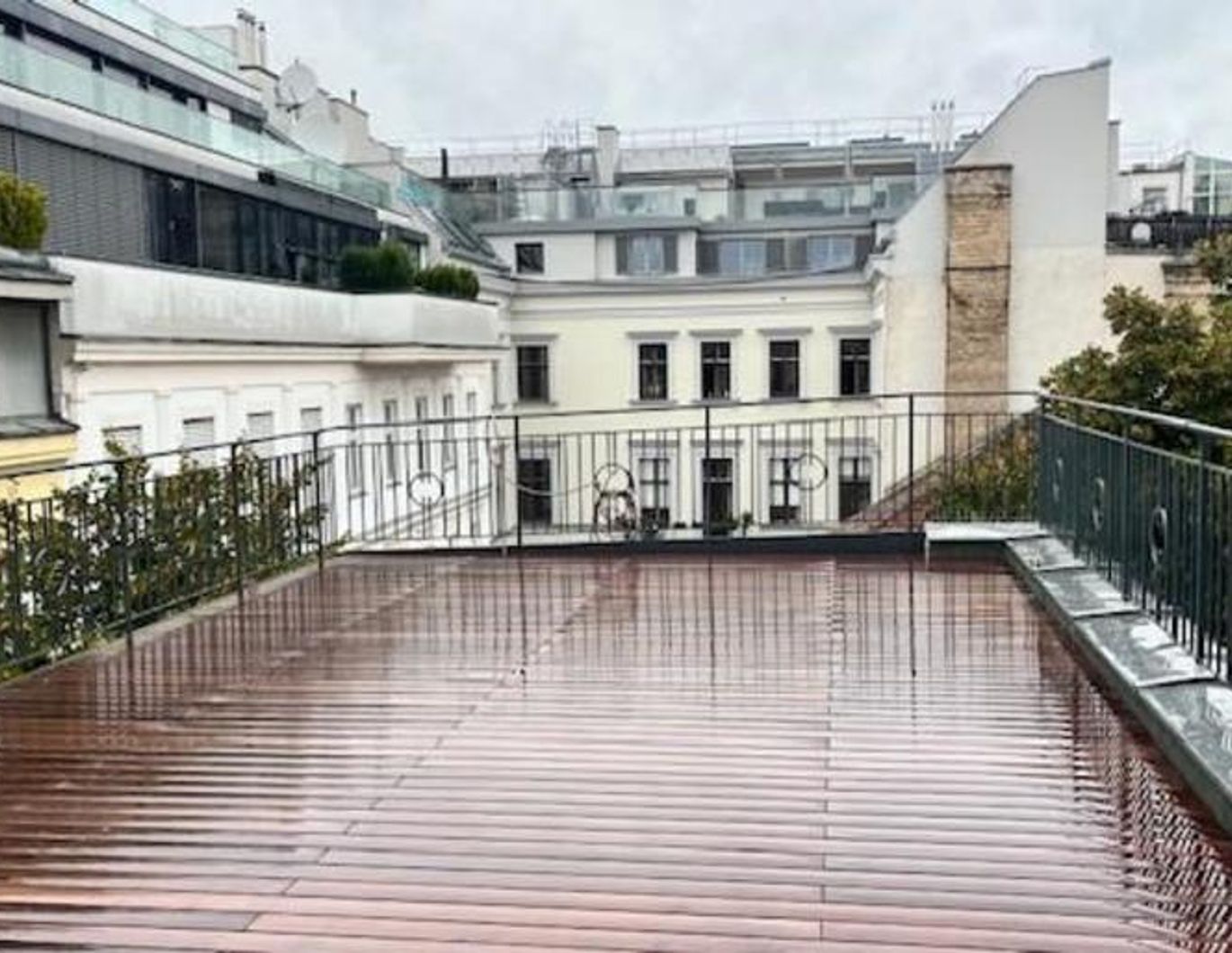 Wohnung mit großer Terrasse im Diplomatenviertel