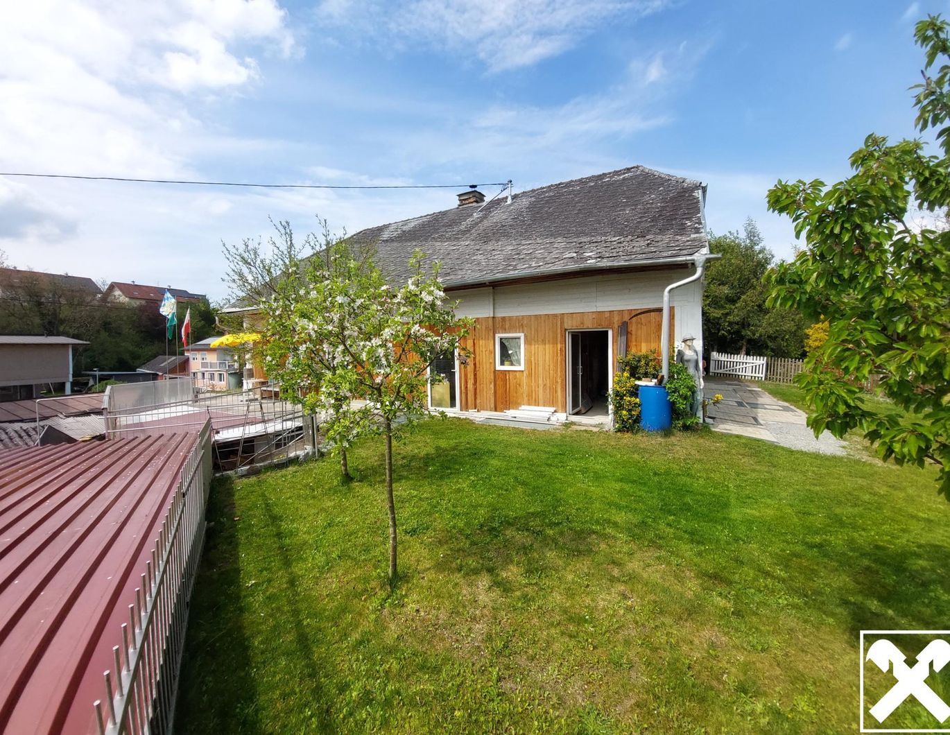 Sanierungsbedürftiges Haus in ruhiger Lage