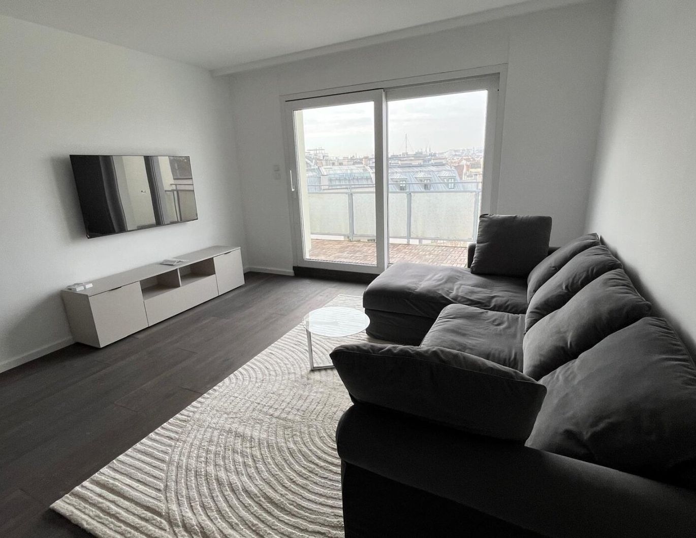 TOPLAGE ! Nähe Karlskirche | teilmöbliert | 25 m² Terrasse