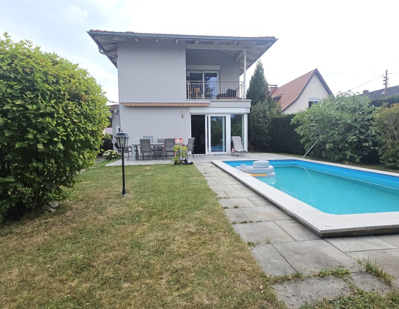 Zwei Einfamilienhäuser mit Carport und Pool in zentraler Lage/ Graz Graz
