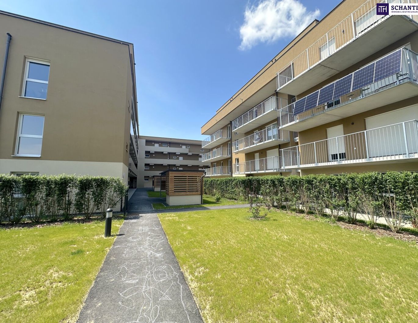 Letzte ECKWOHNUNG mit besonders viel Privatsphäre! Genießen Sie herrliche Sommertage in Ihrem idyllischen Eigenarten - viele weitere Wohnungen auch mit Balkon verfügbar!