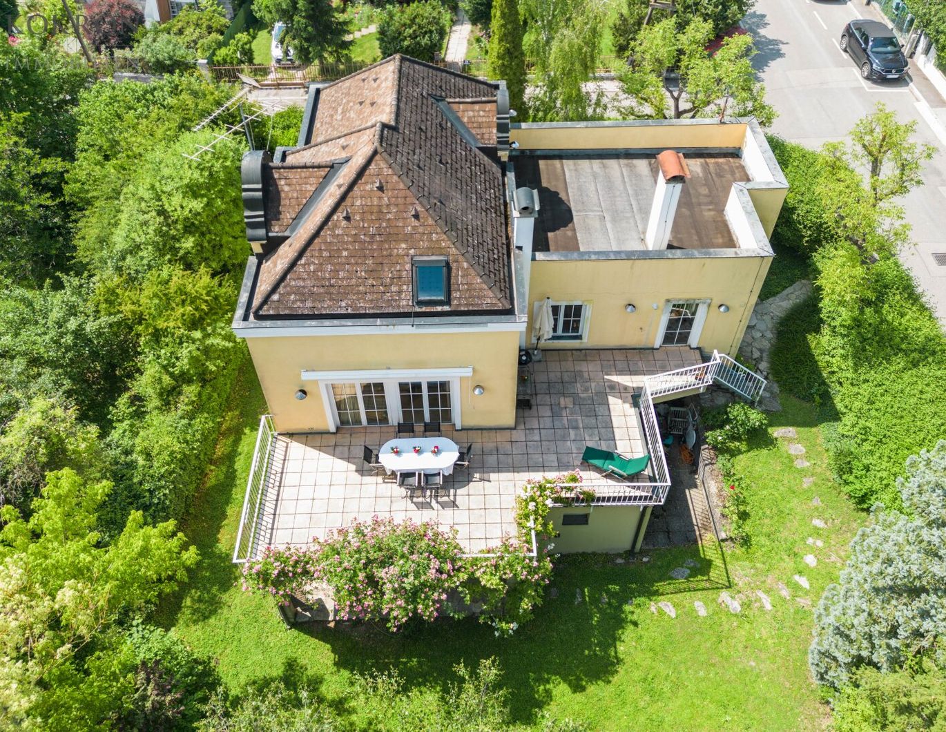 Exklusive Ruhelage mit viel Potenzial zur Adaptierung: 6 Zimmer, Garten & Terrassen!