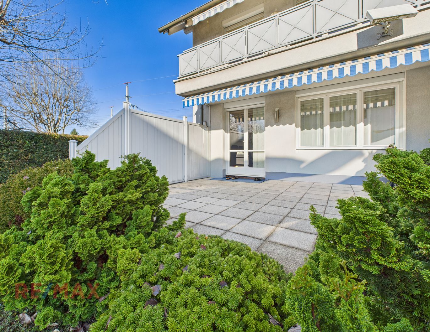 Zwei Etagen, ein Zuhause - Gartenwohnung mit Wohlfühlgarantie und Doppelgarage