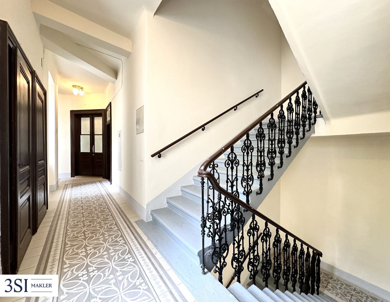 Charmante 1-Zimmer-Wohnung im klassischen Altbauparterre