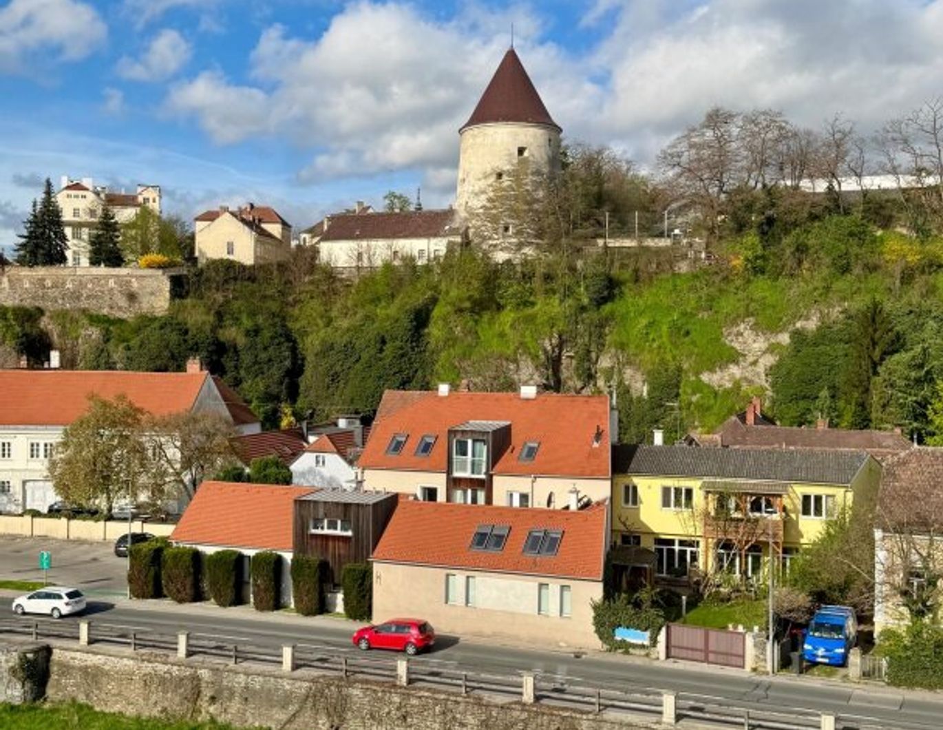 Wohnen im Zentrum: sanierungsbedürftiges Einfamilienhaus mit Entwicklungspotential (inkl. Studie)