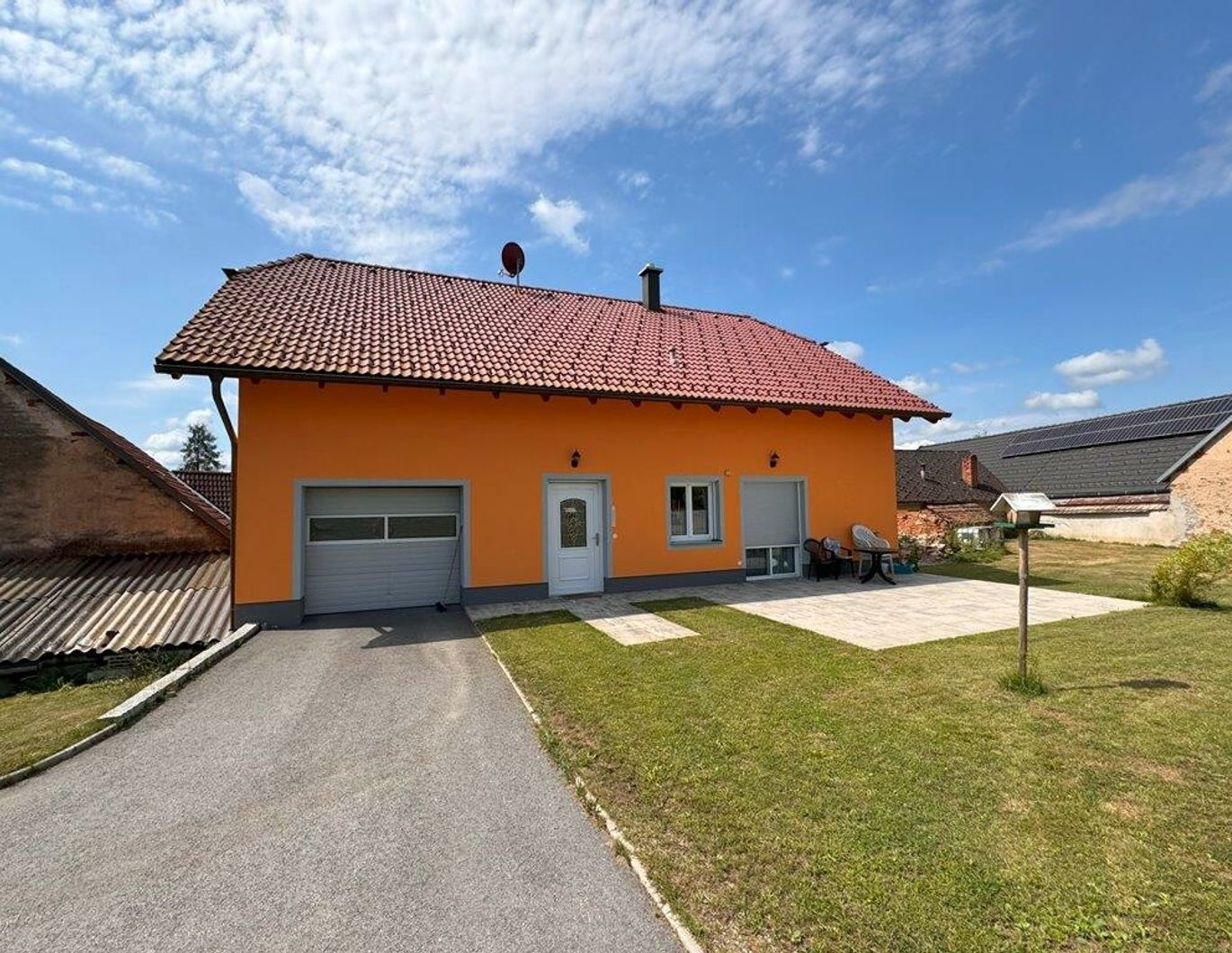 Ehemaliger Bauernhof mit neuem Einfamilienhaus