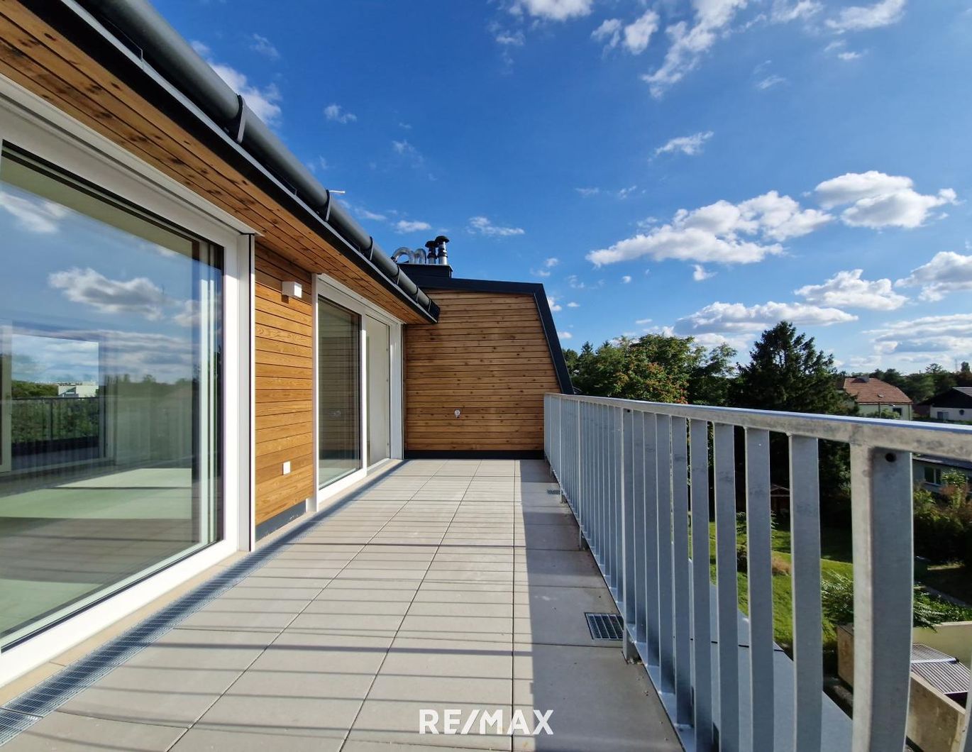4-Zimmer-Dachgeschosswohnung mit 3 Terrassen nahe Donau | Fertiggestellt