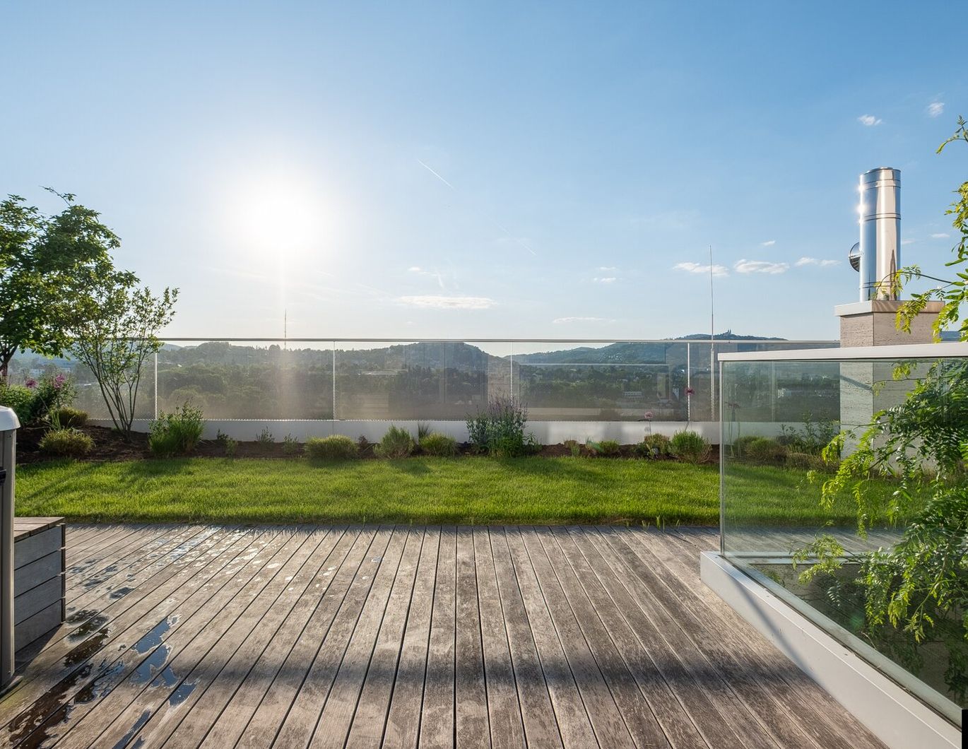 LINZ: Luxuriöses Penthouse im Herzen von Linz mit Pool und Dachgarten