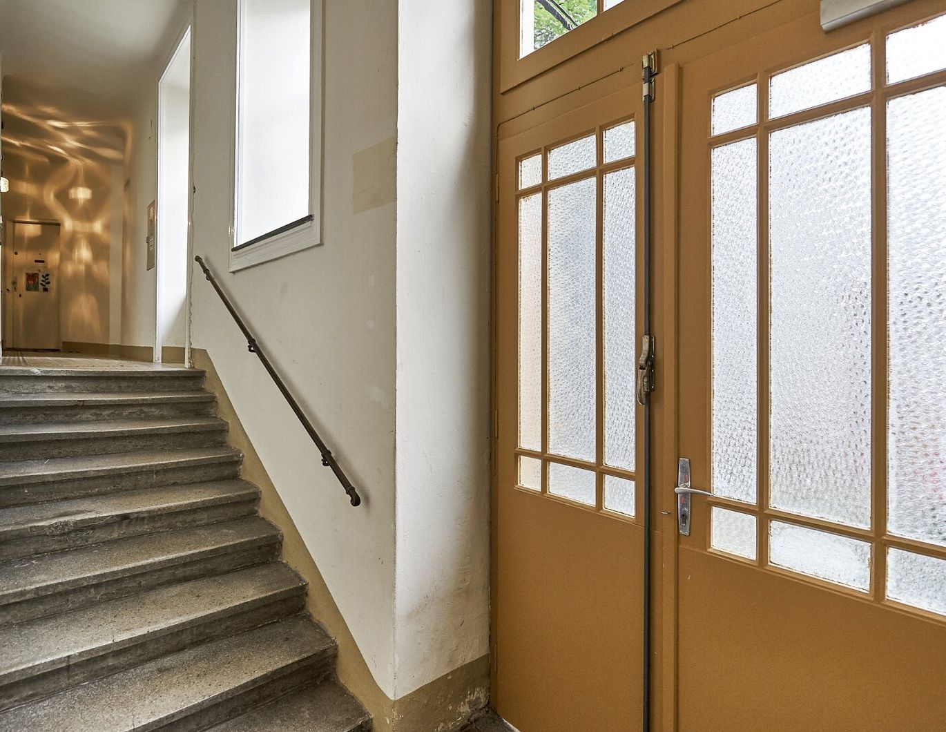 Renovierungsbedürftige Singlewohnung bei Bahnhof Hernals