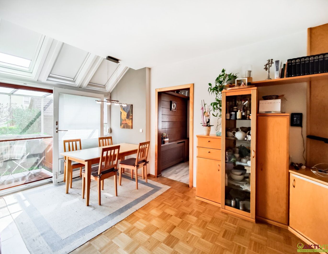 Gepflegte 4-Zimmer-Wohnung mit Garten, Balkon, Garage und Keller. - 5 Minuten vor Graz.
