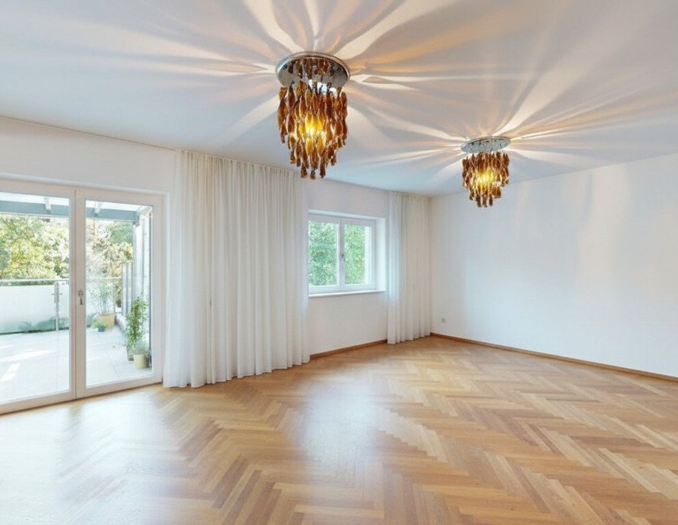 High-End-Living - Spacious Villa with beautiful Garden, Pool and Garage space for many Cars - Low-energy house in perfect condition - ready to move in!