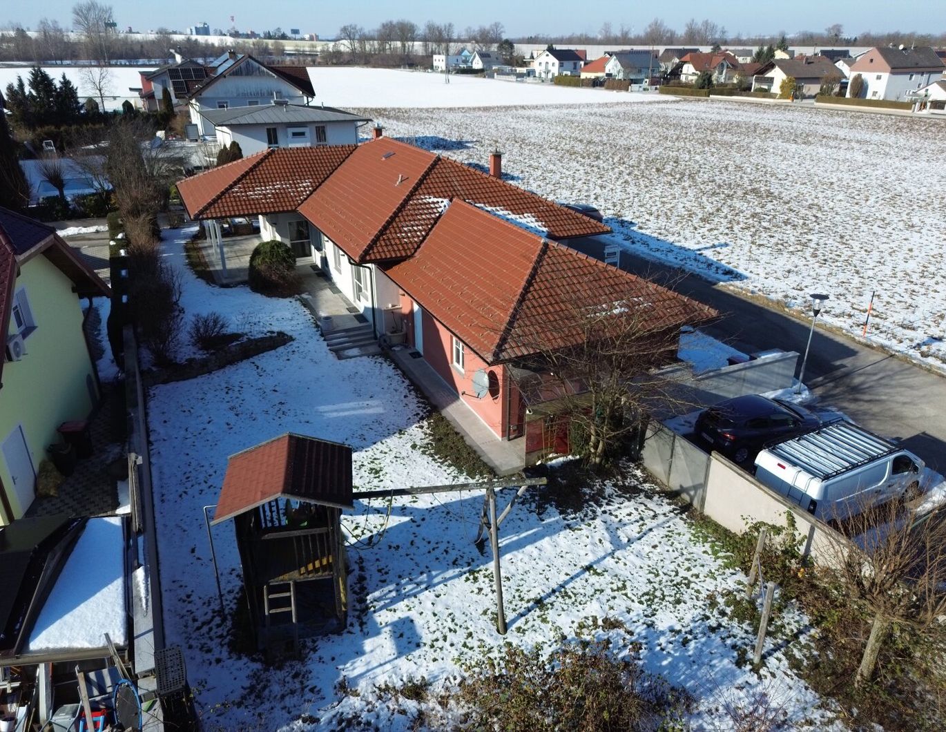 SCHNELLBEZUG! Traum Bungalow mit Kachelofen überdachter Terrasse, Gartenoase, Wohnkeller und Doppelgarage im Laahfeld /Ansfelden