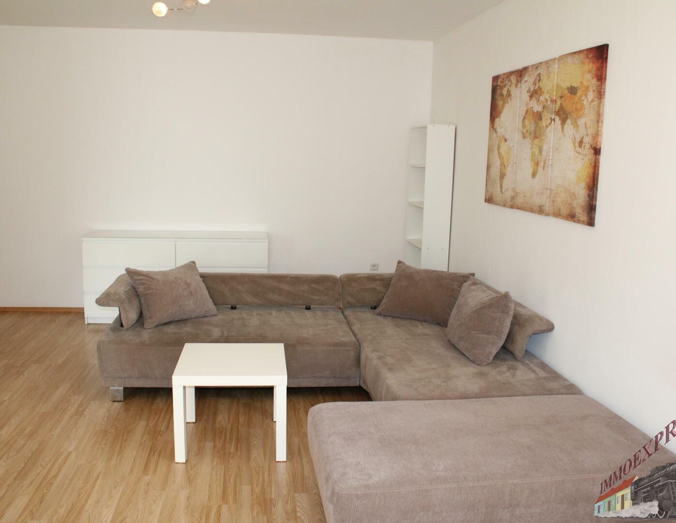 Sehr schöne 2 Zimmerwohnung mit 55 m² und unbefristetem Hauptmietvertrag. Haustiere erlaubt. Direkt beim Schwimmbiotop