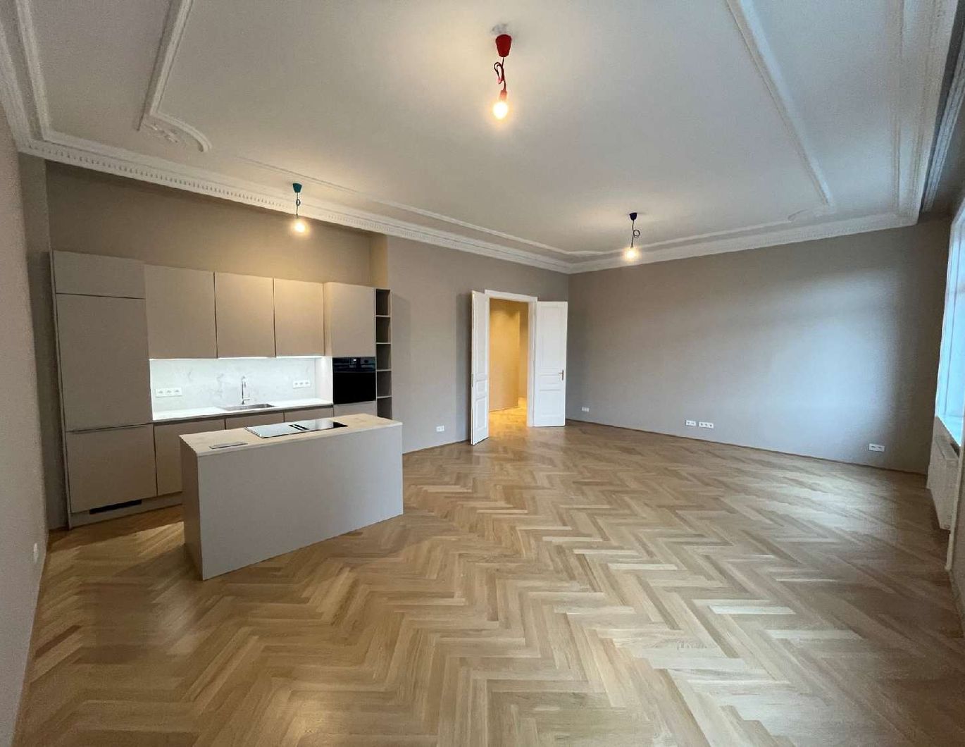 Prachtvolle 3-Zimmer Altbauwohnung mit Charme, Stil und höchstem Wohnkomfort. Erstbezug.