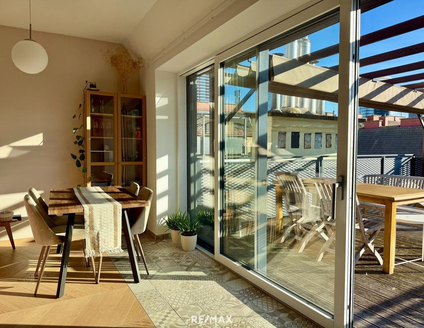 Stilvolles Wohnen im 3. Bezirk - Exklusive, vollmöblierte Wohnung mit großzügiger Dachterrasse!